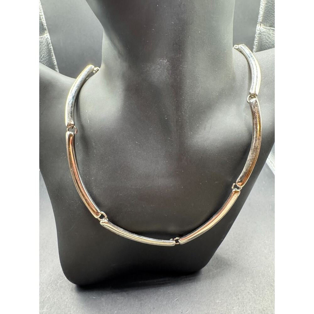 NY & CO Silver Tone Curved Tube Bar Chain Link Choker Necklace Toggle Clasp